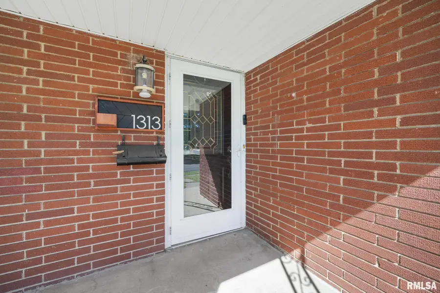 1313 Matilda Street, Pekin, IL 61554 - #3