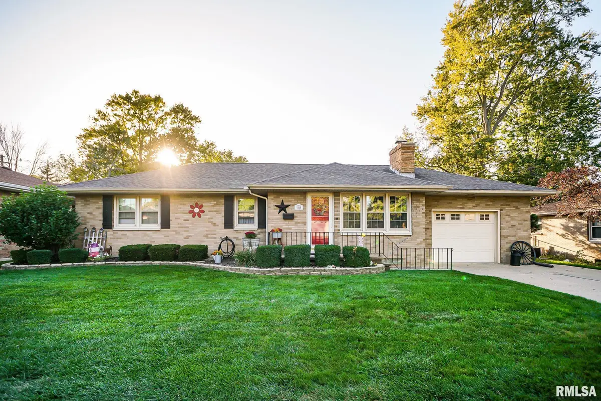 1111 S 8th Street, Pekin, IL 61554 - #1