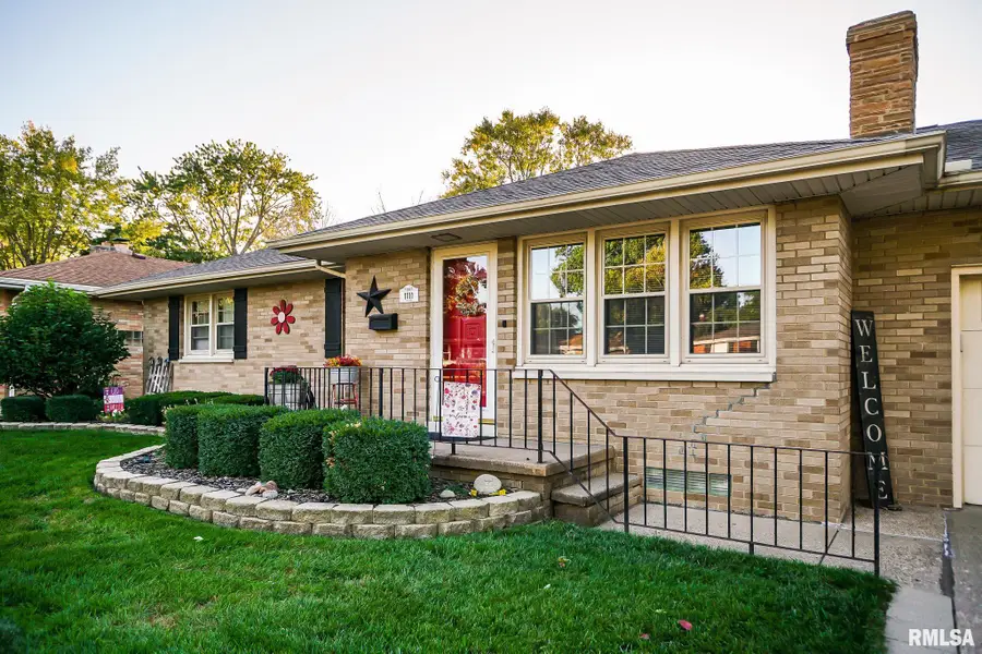 1111 S 8th Street, Pekin, IL 61554 - #3