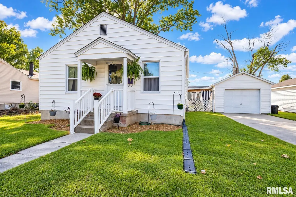 318 S 3rd Street, Marion, IL 62959 - #1