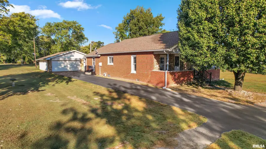 111 N 1st Street, Elkville, IL 62932-9998 - #2
