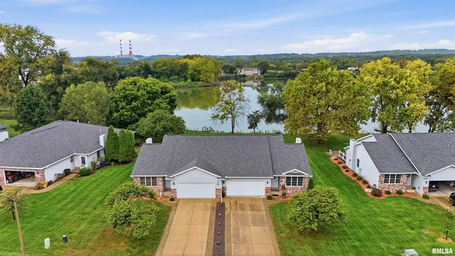 2411 Lakeshore Drive #5, Pekin, IL 61554 - #3
