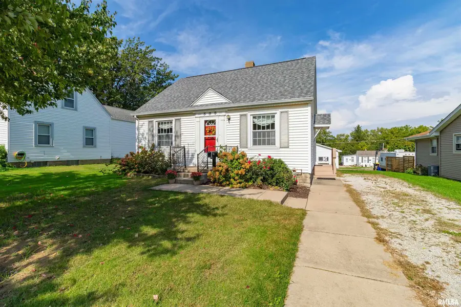 509 W Adams Street, Washington, IL 61571 - #2