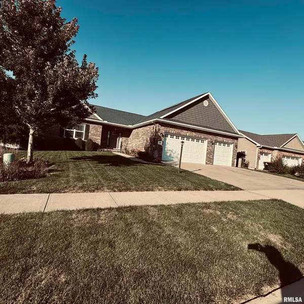 1633 Mackenzie Street, Washington, IL 61571