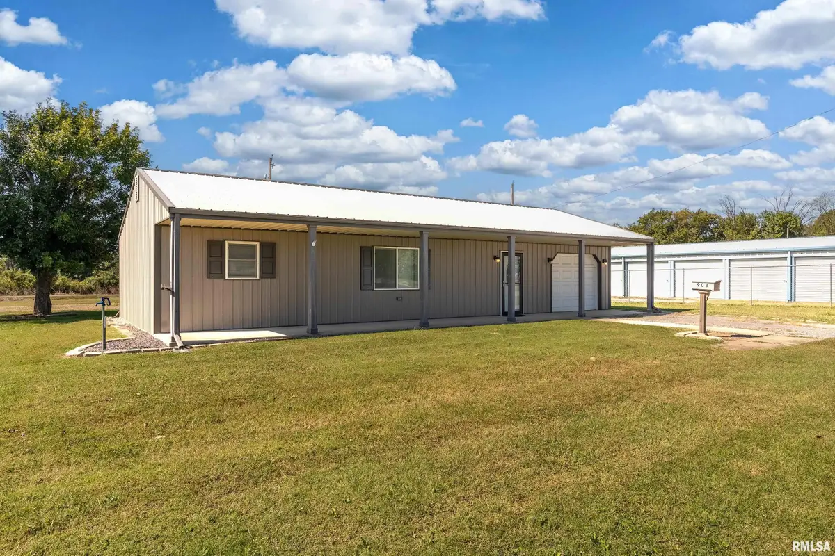 909 Lincoln Street, Eldorado, IL 62930 - #1