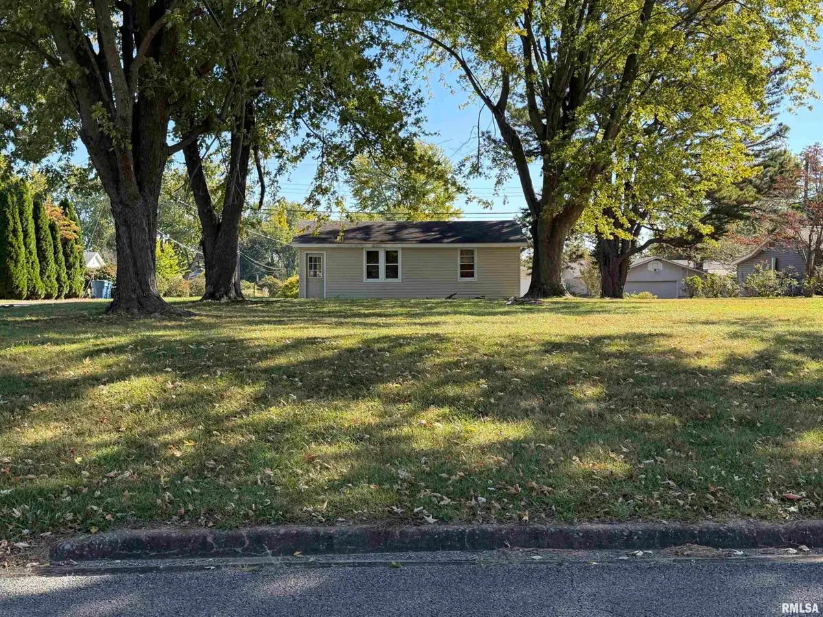 760 E Davie Street, Anna, IL 62906-0000 - #1