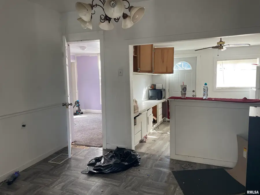 116 W Maple Street, Canton, IL 61520 - #2