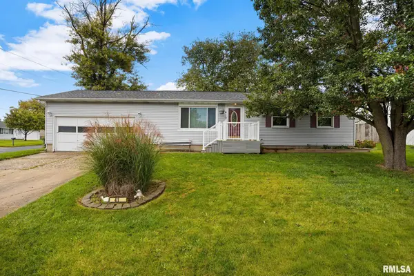 415 E Almond Street, Washington, IL 61571