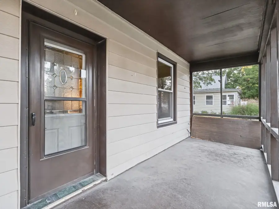 1227 Summer Street, Pekin, IL 61554 - #3