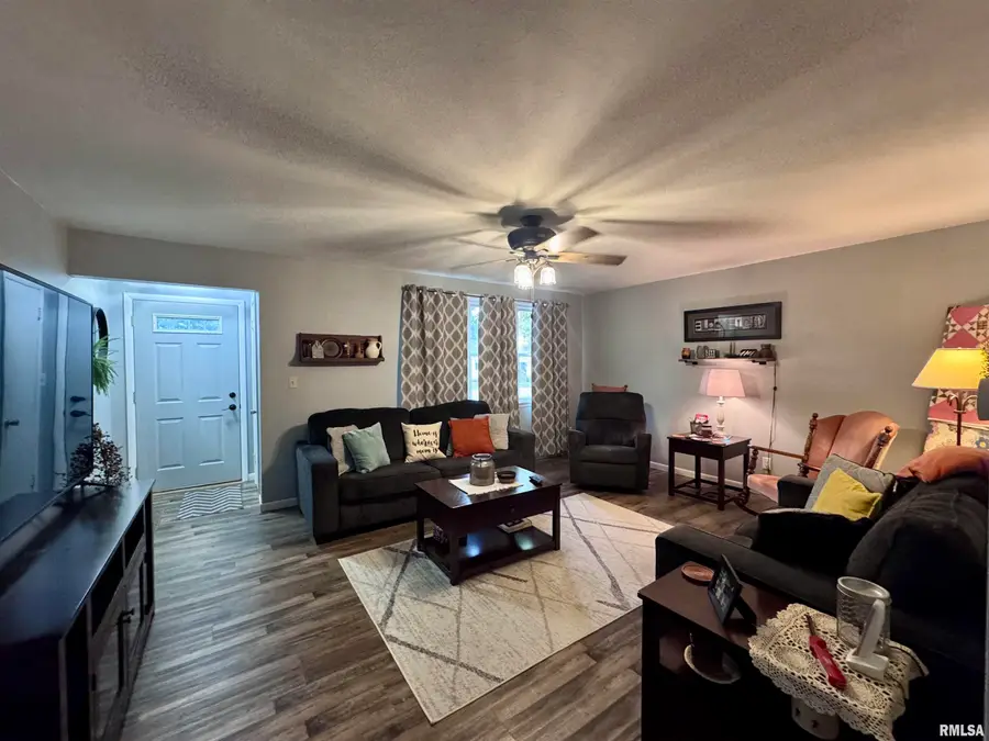 820 Macomb Street, Colchester, IL 61455 - #3