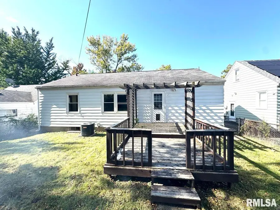 3918 N Vincent Avenue, Peoria Heights, IL 61616 - #3