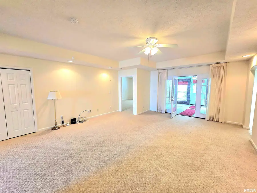 607 Lake Harbor Drive, Marion, IL 62959 - #3