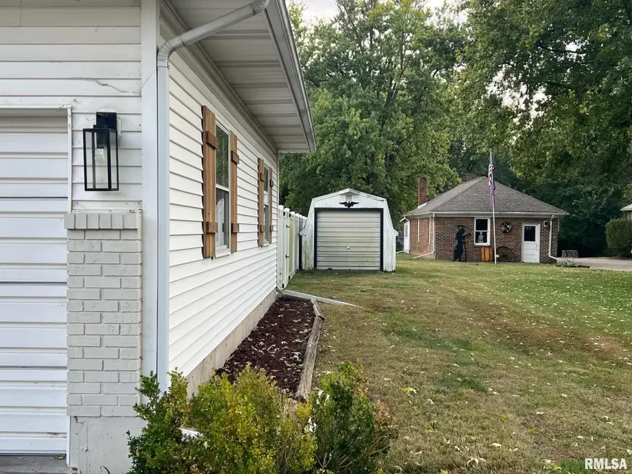 315 E Grant Street, Macomb, IL 61455 - #2