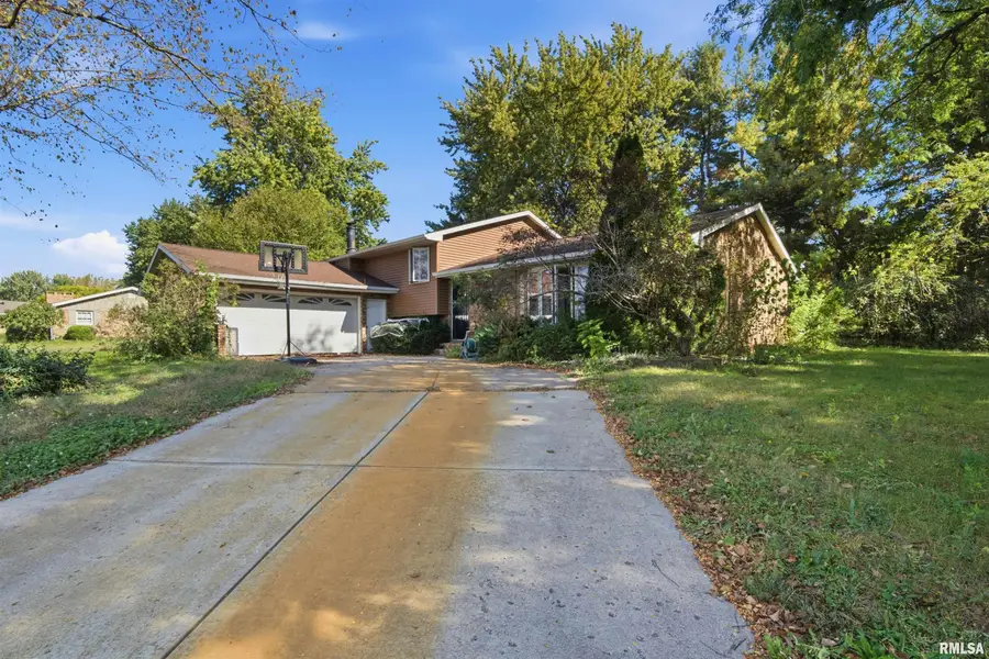 112 Country Lake Drive, Pekin, IL 61554 - #3