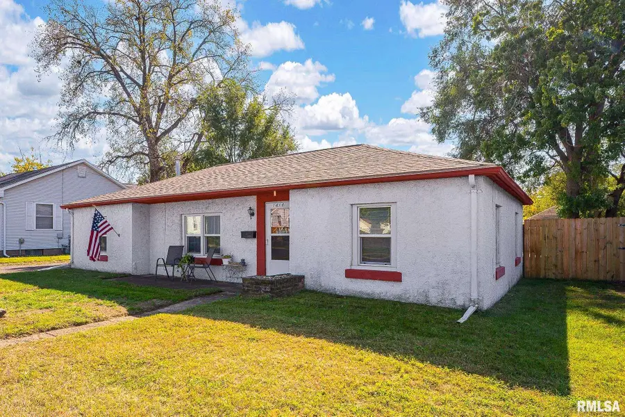1418 Loretta Street, Pekin, IL 61554 - #2