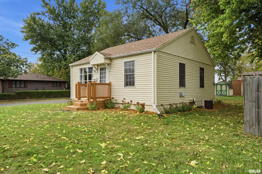 1429 S 6th Street, Pekin, IL 61554 - #2