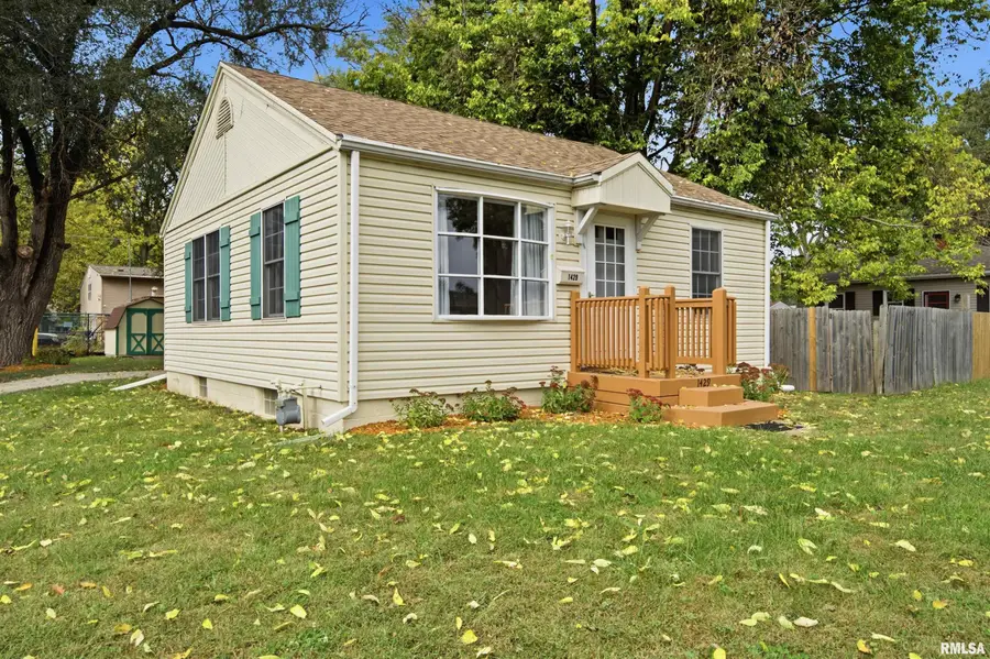 1429 S 6th Street, Pekin, IL 61554 - #3