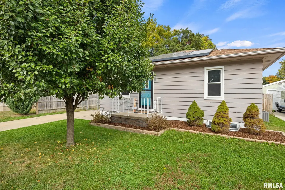 114 W Forest Avenue, East Peoria, IL 61611 - #1