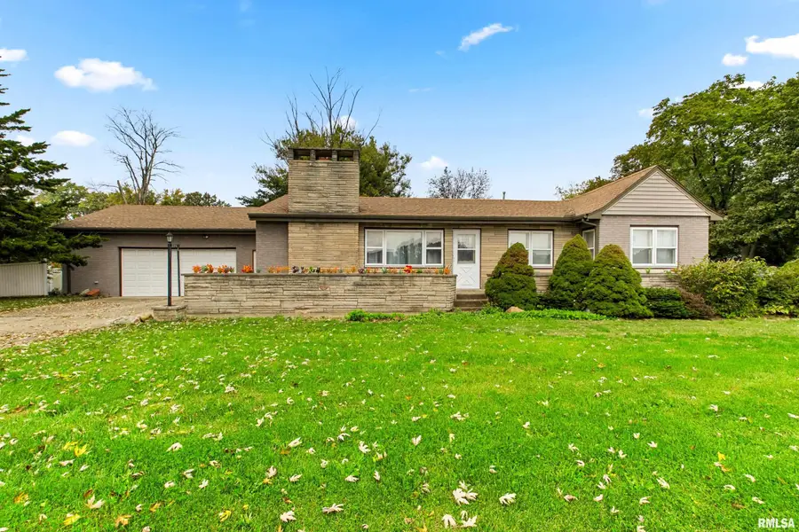 2411 E Washington Street, East Peoria, IL 61611 - #2