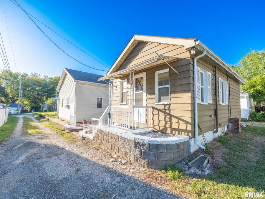 316 1/2 Christopher Street, Pekin, IL 61554 - #3