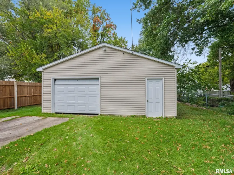 1211 W Hanssler Place, Peoria, IL 61604 - #2