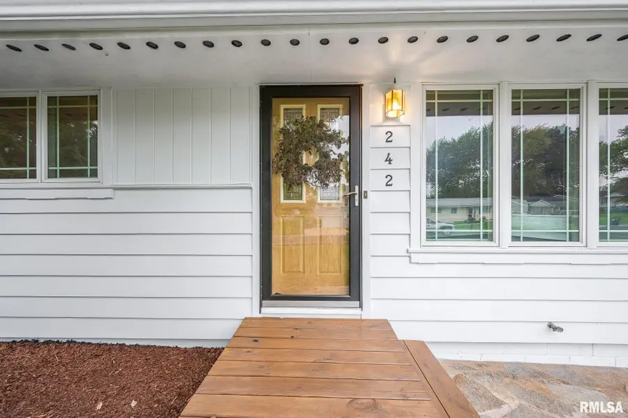 242 Briarcliff Drive, Washington, IL 61571 - #2