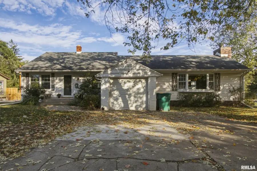 225 S Mechanic Street, Macomb, IL 61455 - #2