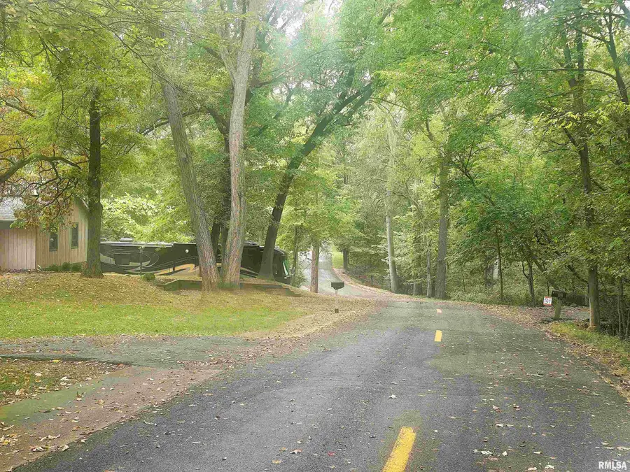 1960 Tanglewood Drive, Pekin, IL 61554 - #2