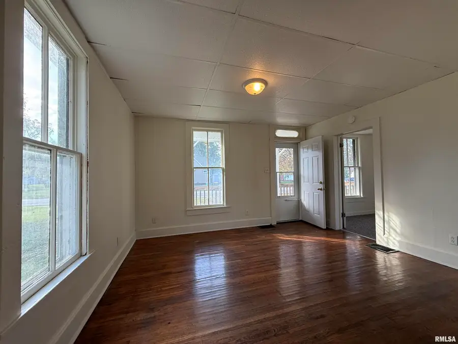 514 W Washington Street, Macomb, IL 61455 - #2