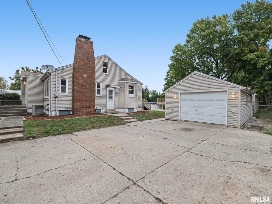 1010 Spring Bay Road, East Peoria, IL 61611 - #3