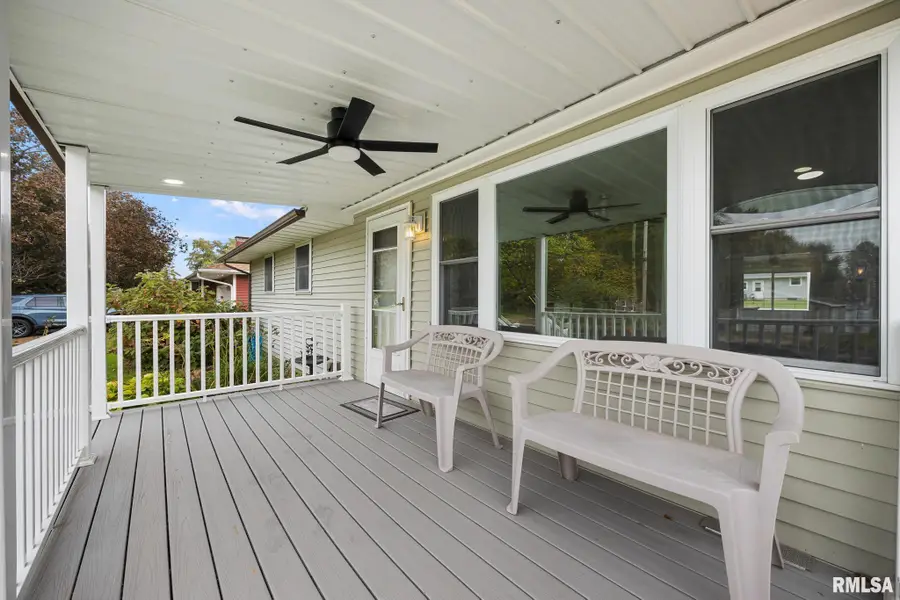 501 S Summit Drive, Washington, IL 61571 - #3