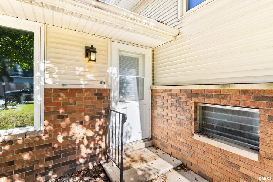 209 W Clara Avenue #A & B, Peoria, IL 61614 - #2