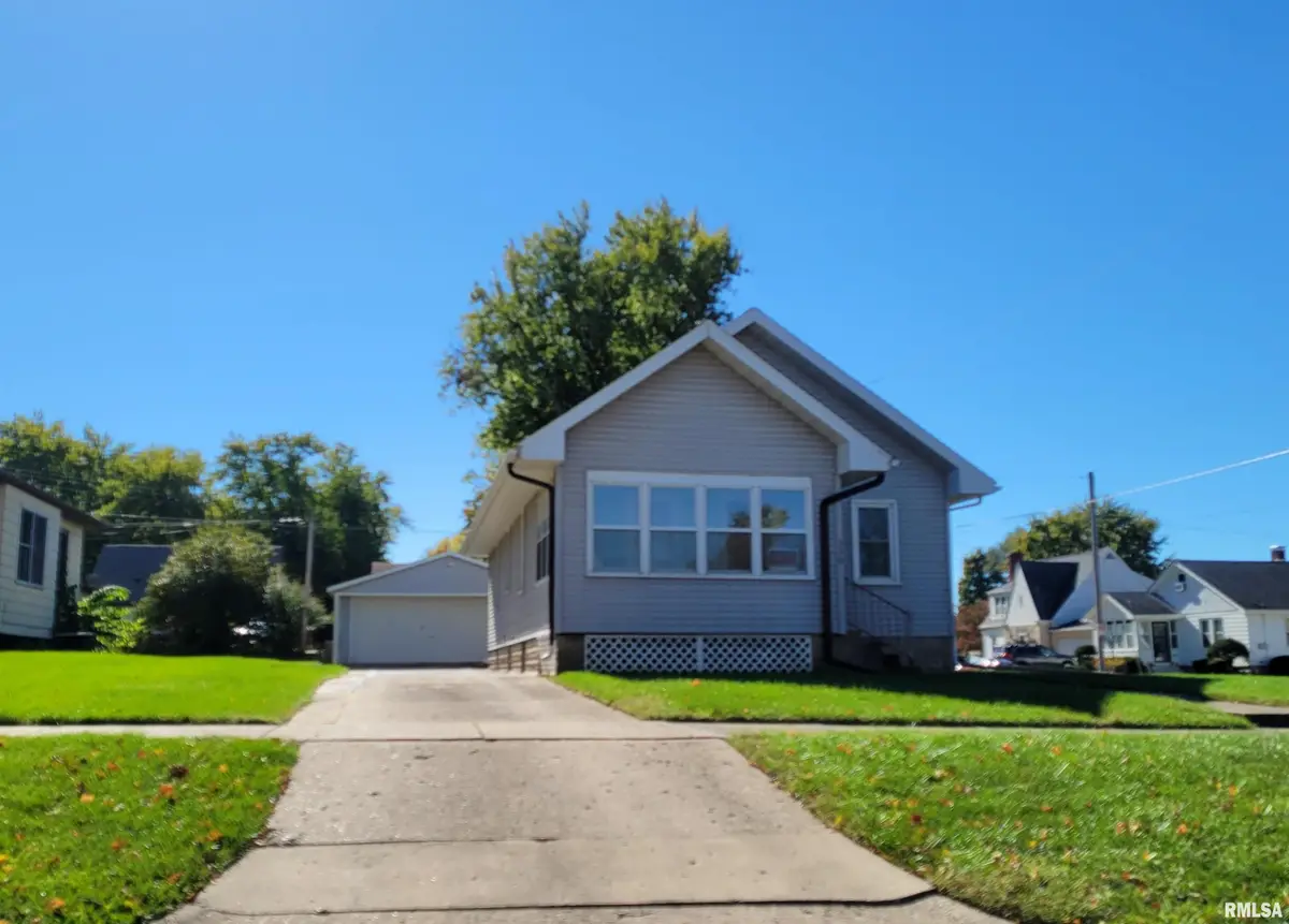 330 Herman Street, Pekin, IL 61554 - #1