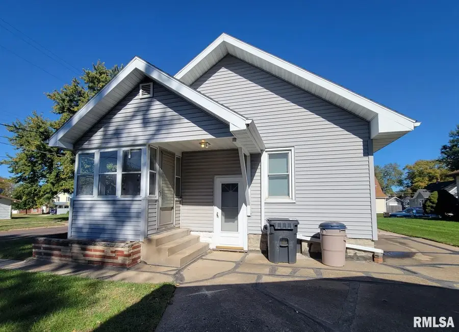 330 Herman Street, Pekin, IL 61554 - #2