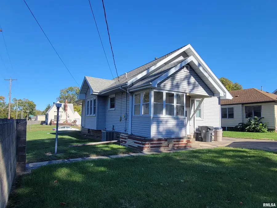 330 Herman Street, Pekin, IL 61554 - #3