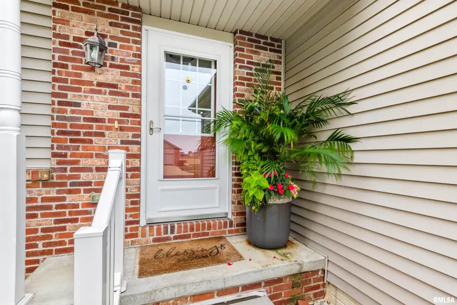 1402 Calvin Drive, Washington, IL 61571 - #2
