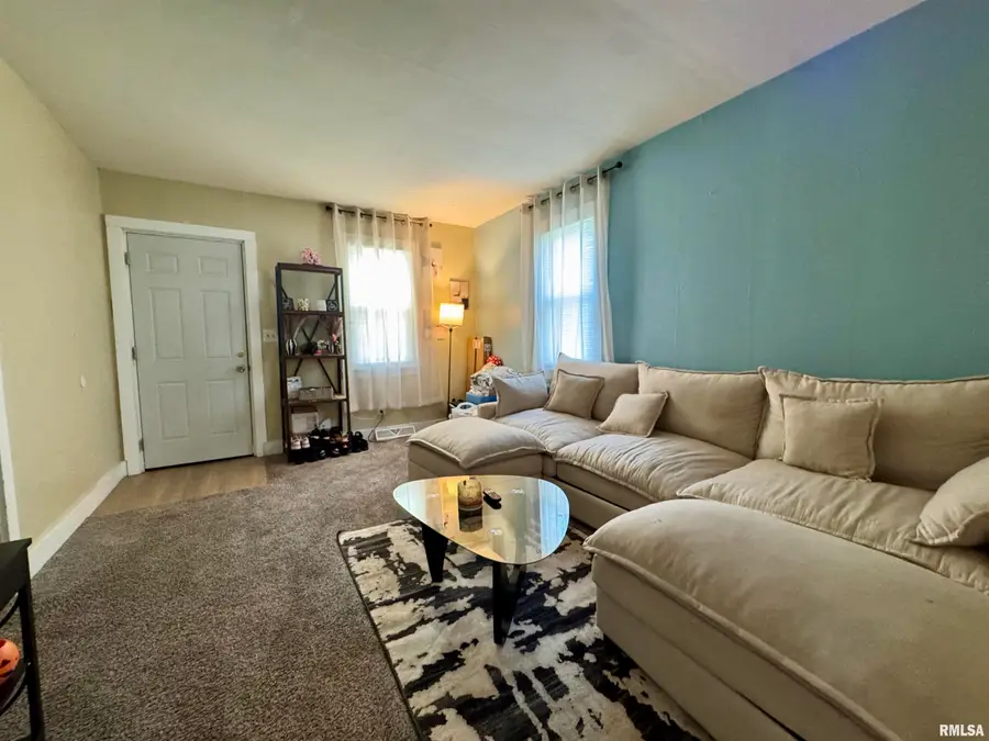 1419 E Marietta Avenue, Peoria Heights, IL 61616 - #3