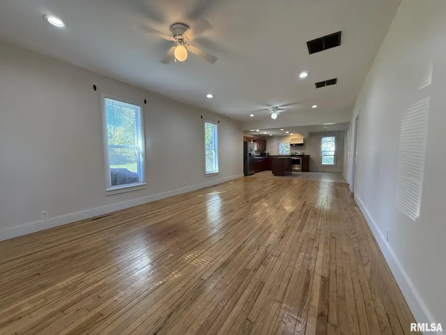 816 E Carroll Street, Macomb, IL 61455 - #2