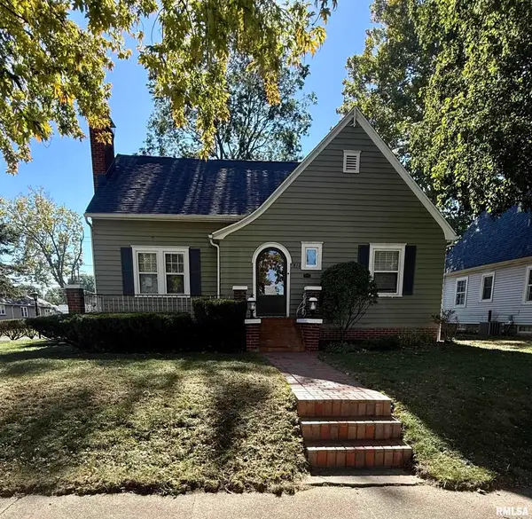812 Chestnut Street, Pekin, IL 61554