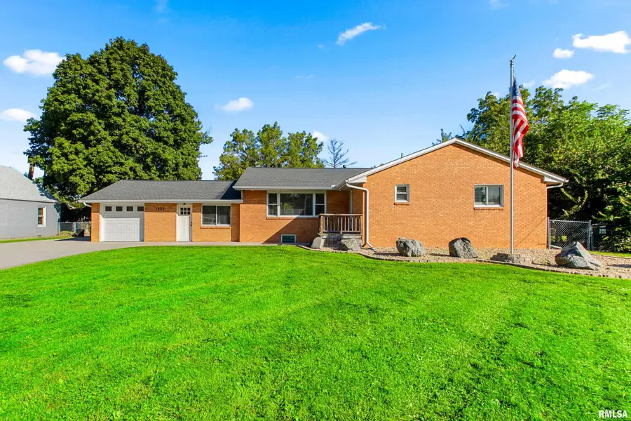 1805 Bloomington Road, East Peoria, IL 61611 - #2