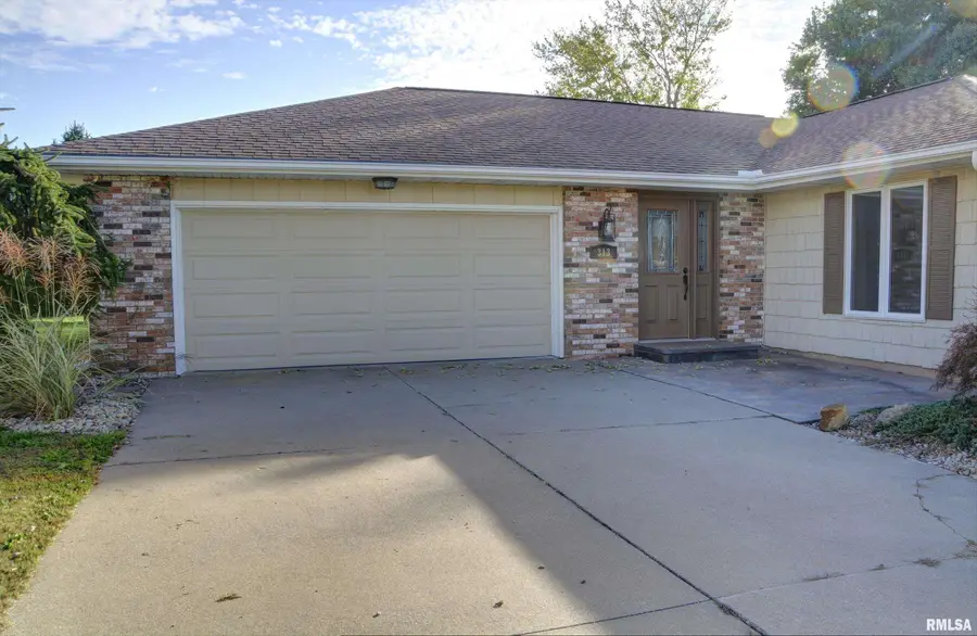 313 Evergreen Drive, Macomb, IL 61455 - #2