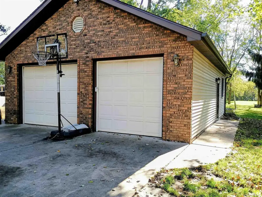 4618 W Farmington Road, Peoria, IL 61604 - #2