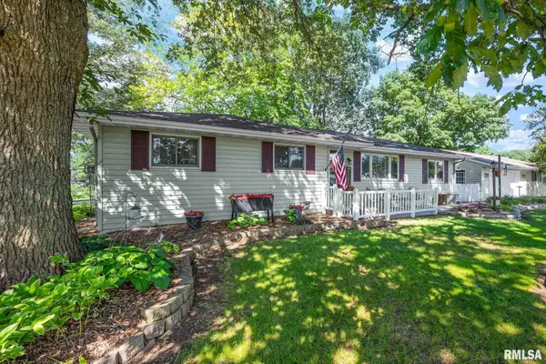201 Daniel Parkway, Washington, IL 61571