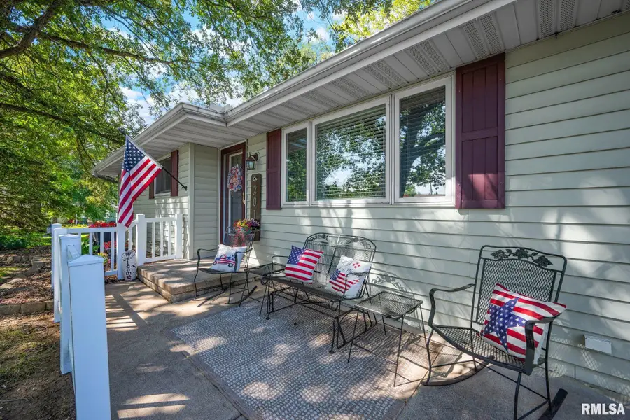 201 Daniel Parkway, Washington, IL 61571 - #2