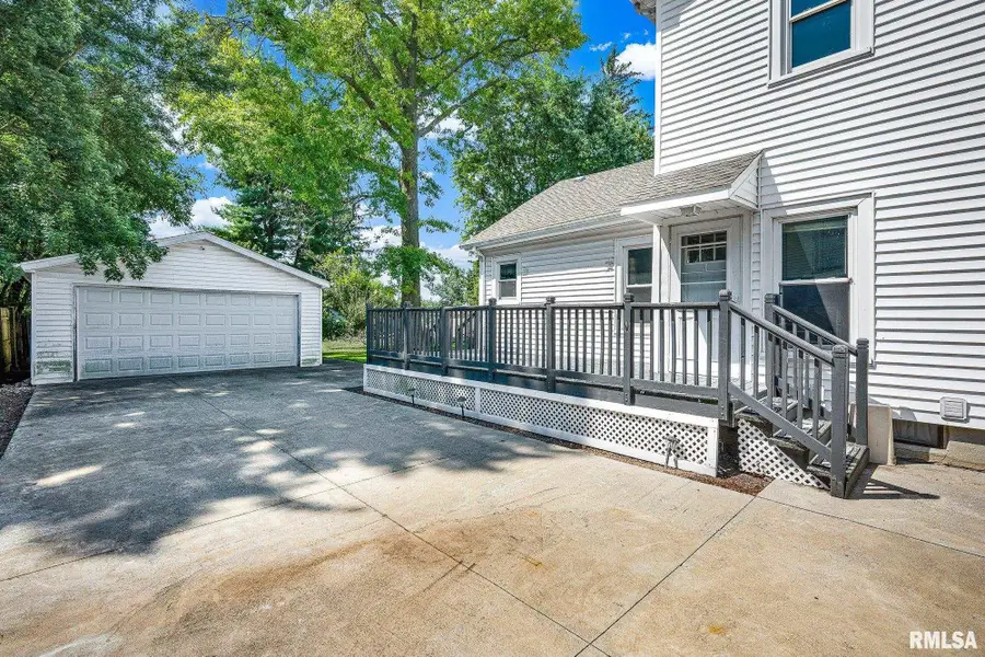 706 E Holland Street, Washington, IL 61571 - #2