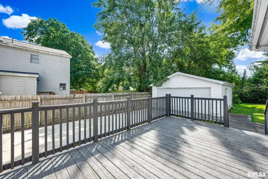 706 E Holland Street, Washington, IL 61571 - #3