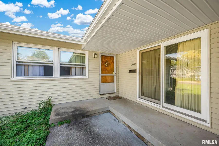 2520 W Nottingham Place, Peoria, IL 61614 - #2