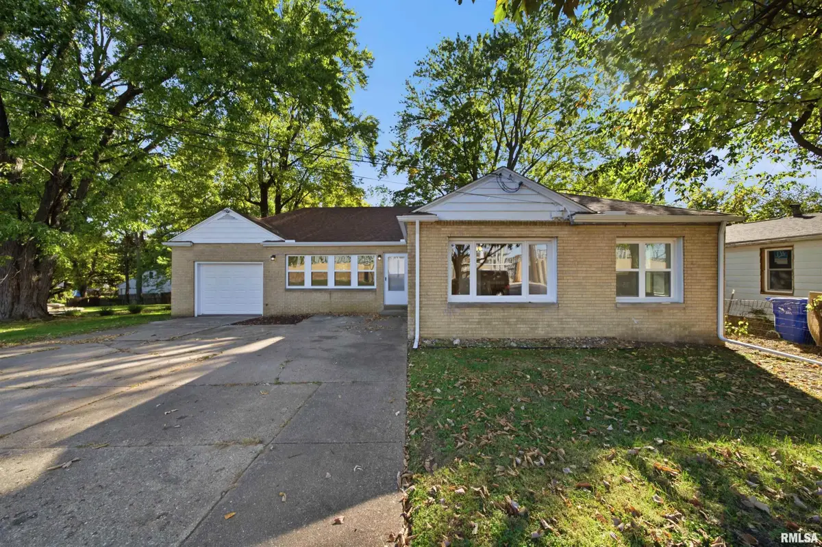 708 E Hines Avenue, Peoria Heights, IL 61616 - #1