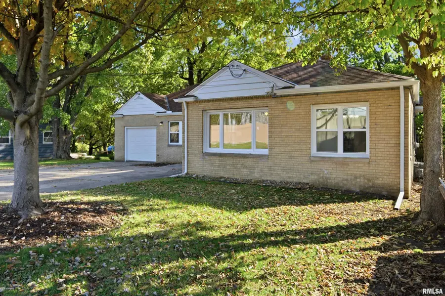 708 E Hines Avenue, Peoria Heights, IL 61616 - #2