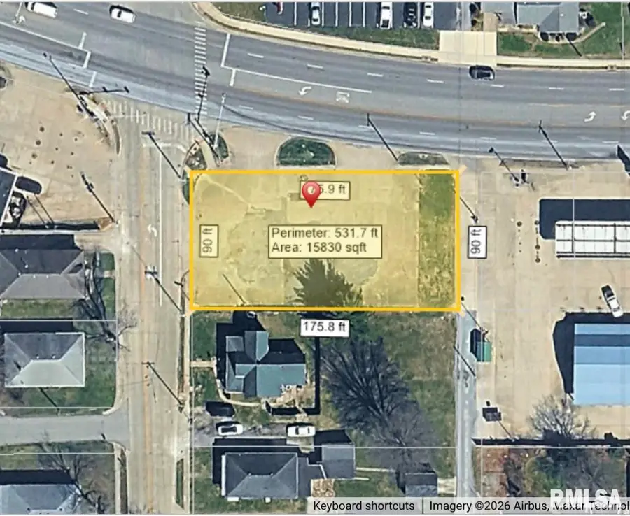 303 E Deyoung Street, Marion, IL 62959 - #2